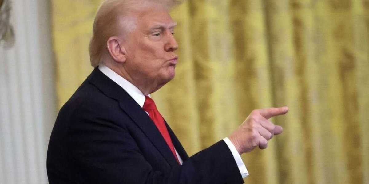 Базу Трампа эвакуировали из-за белого порошка: химическая угроза или провокация перед встречей с Путиным? Базу Трампа эвакуировали из-за белого порошка: химическая угроза или провокация перед встречей с Путиным?