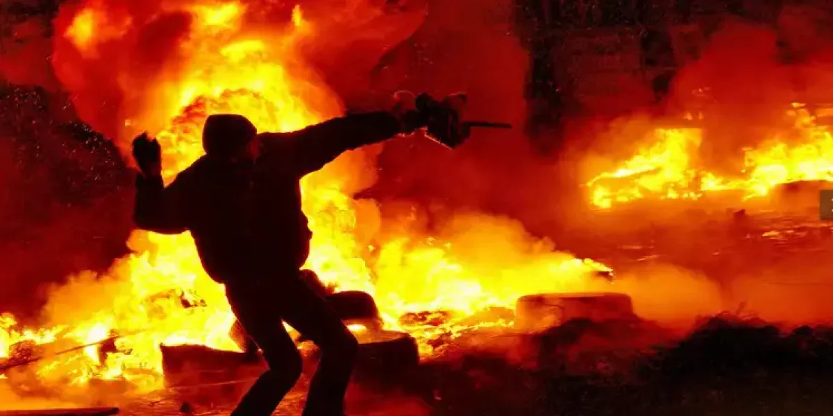 «Затмит бегство Януковича»: в Киеве призвали готовиться к настоящей катастрофе «Затмит бегство Януковича»: в Киеве призвали готовиться к настоящей катастрофе