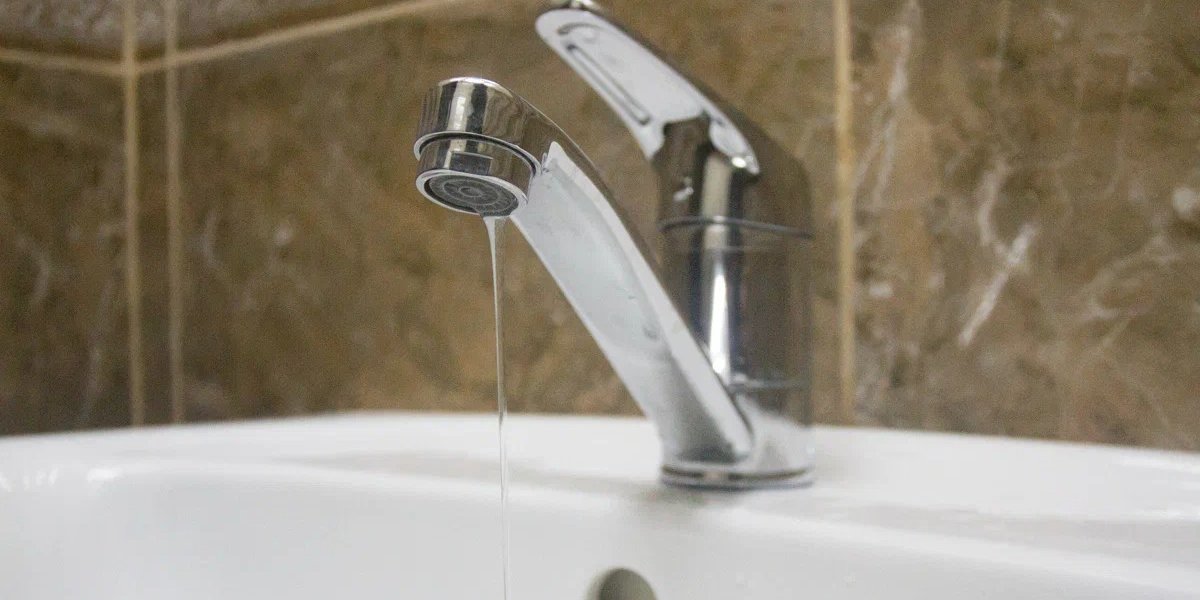 Холодная горячая вода: как россияне могут вернуть деньги за некачественную коммунальную услугу Холодная горячая вода: как россияне могут вернуть деньги за некачественную коммунальную услугу