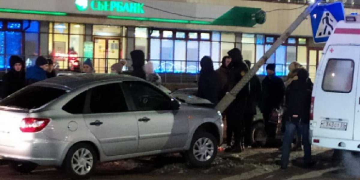 Омск 17 апреля. Авария на кристалле Омск сбили пешехода.