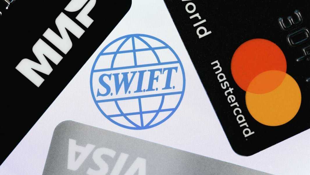 Даже украинский экономист признал, что возможное отключение России от SWIFT бессмысленно