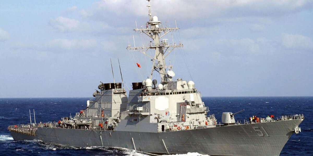 Эсминец США с 56 «Томагавками» на борту встал в 299 км от Санкт-Петербурга