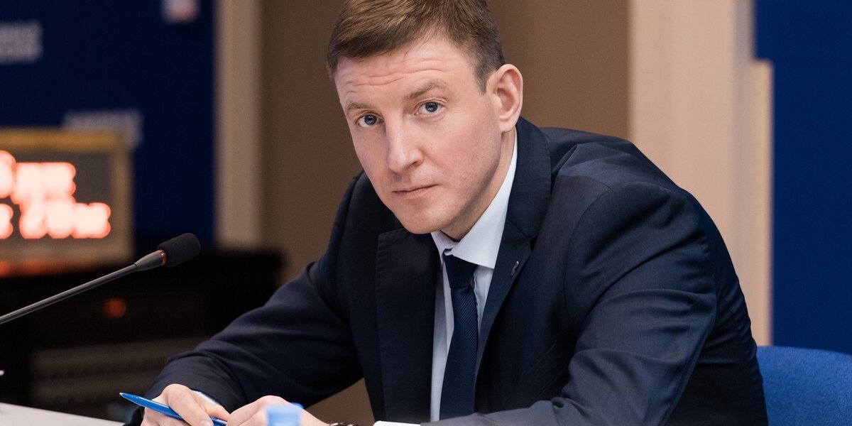 Единоросс Турчак пригрозил отдыхающему в Мексике депутату кувалдой