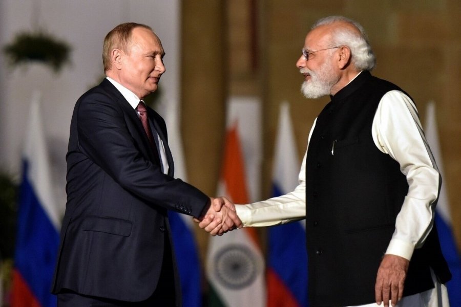 Двуличие Моди проявилось в полной мере — Индия предрекла России упадок, но требует у Москвы еще больше нефти