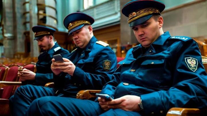 «Генералы уходят на зарплату в миллион, а из простых сотрудников сделали рабов»: Эксперт открыл, как «развалилось» МВД