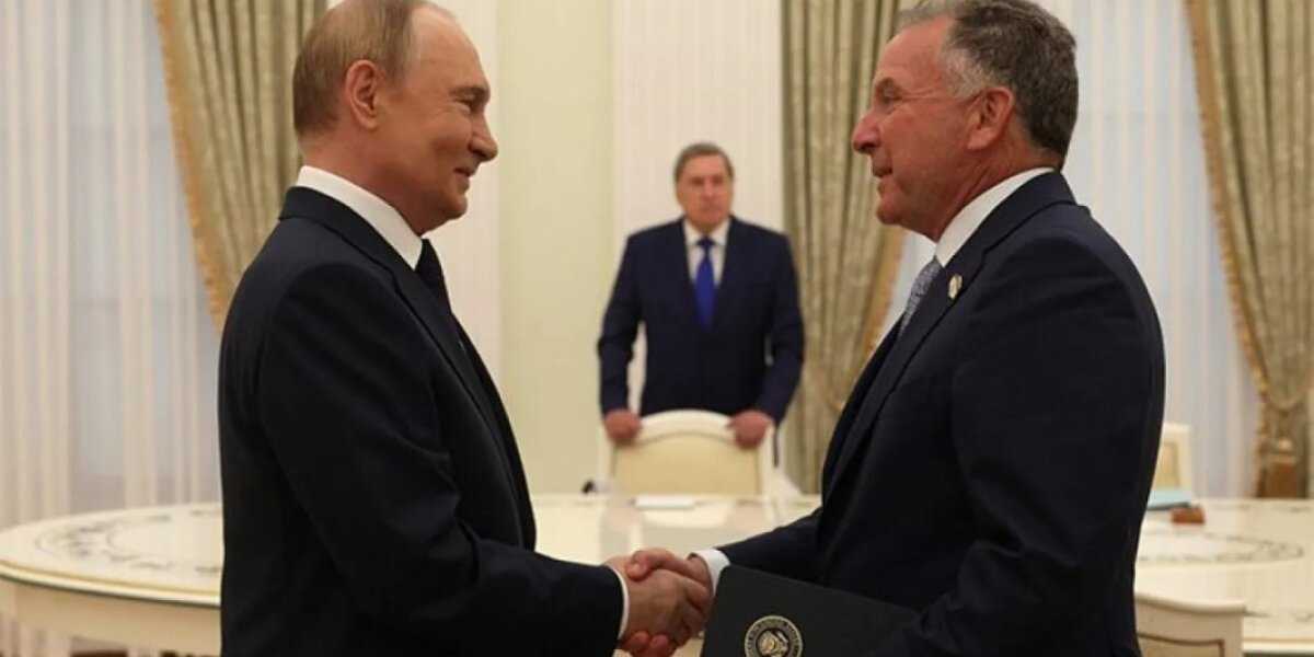 Трамп подтвердил: «Идут переговоры об уходе с Украины». Немец сказал про контрмеры Путина, азербайджанец пугает Москву ракетами