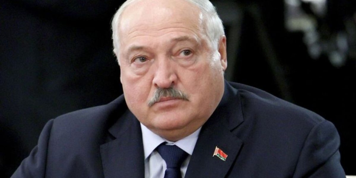 Мы с Путиным думали как выжить, когда мир начали рвать на куски: откровения Лукашенко