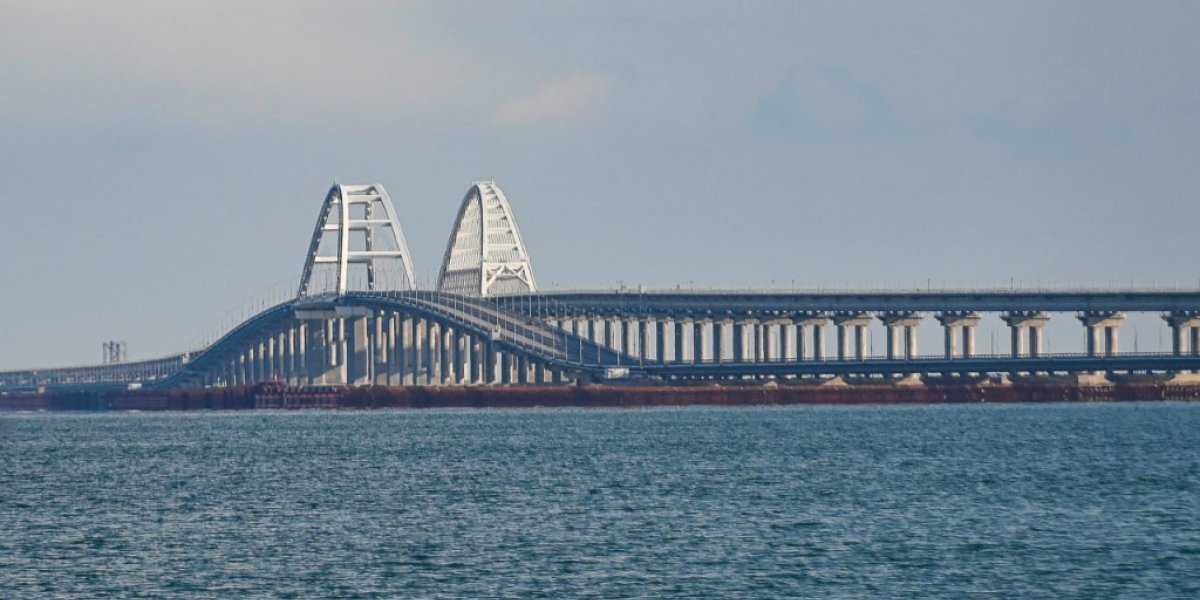 Неожиданный поворот: какие автомобили не смогут проехать на Крымский мост с 3 ноября