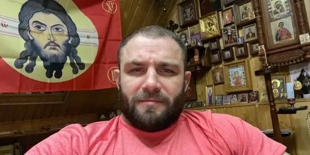 В драке в «луганском бассейне»чеченец Берсаев стал потерпевшим. Бойца ММА Дивнича отдают под суд В драке в «луганском бассейне»чеченец Берсаев стал потерпевшим. Бойца ММА Дивнича отдают под суд