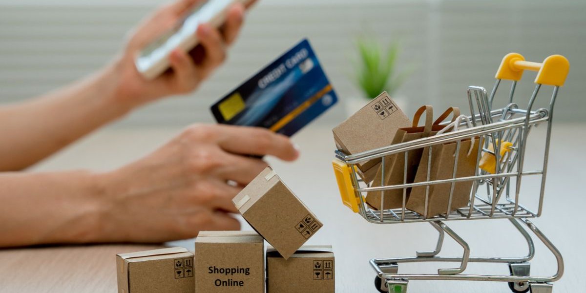 Прозрачность вместо навязанных опций: как новые законы меняют правила игры на российском рынке маркетплейсов